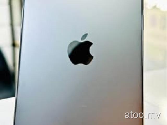 Iphone 13 pro max (128GB used like new condition)