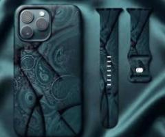 Phone Cover | iPhone 17 pro with bracelets