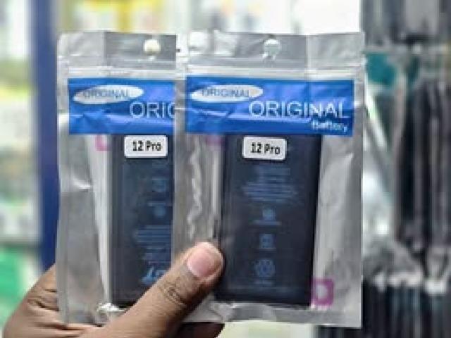 IPhone 12/12 Pro Battary Available Free And Fast Delivery Prime Zone Call or Viber 7597216