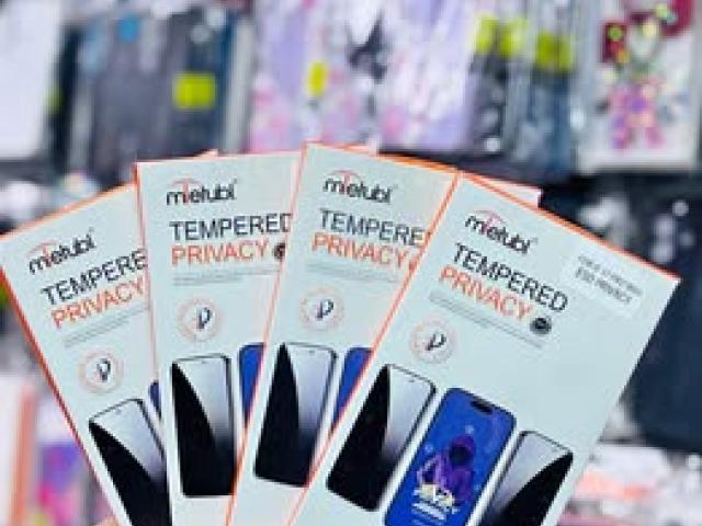 Iphone 17 pro max privacy screen protector available free delivery 9386540