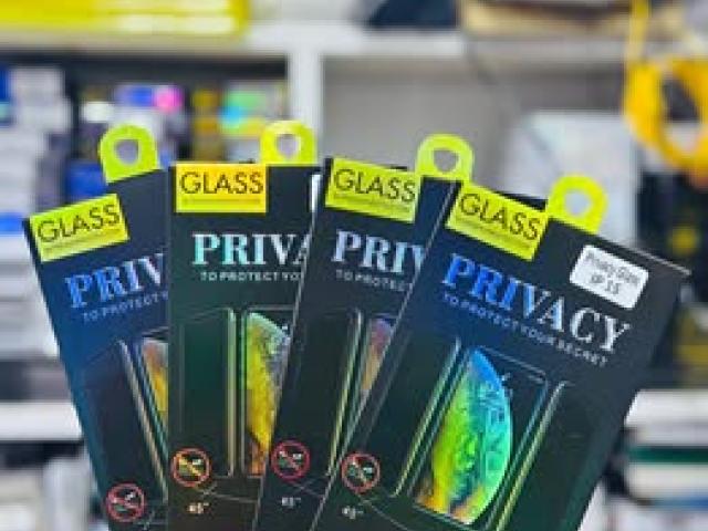Iphone 15 privacy screen protector available 9386540