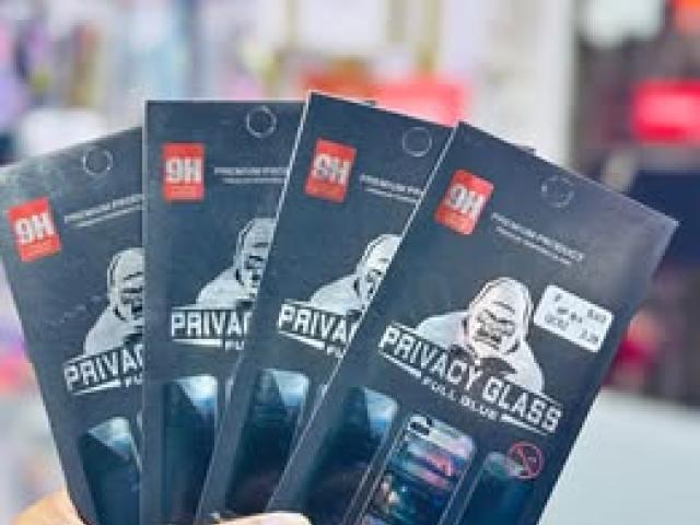 Iphone 6plus/ 7plus/ 8 plus privacy Screen protector available free delivery 9386540