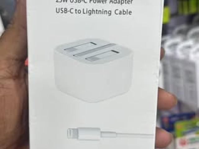 IPHONE 25W USB-C Power Adapter
USB-C to Lightning Cable 7288448/9722280
