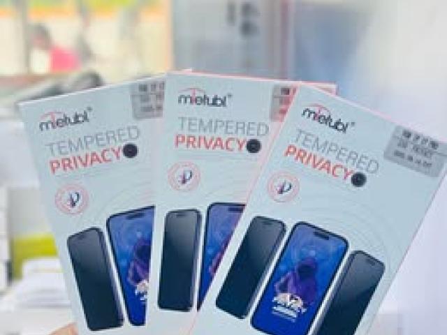 Iphone 17 pro privacy screen protector available free delivery 9386540