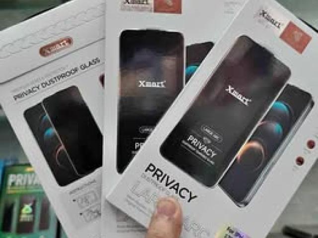 iPhone 17PRO Privacy Glass Available in Prime Zone First Delivery Call 9575933