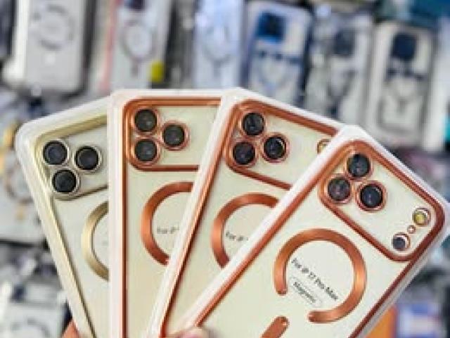 Iphone 17 pro max magnetic cover available free delivery 9386540