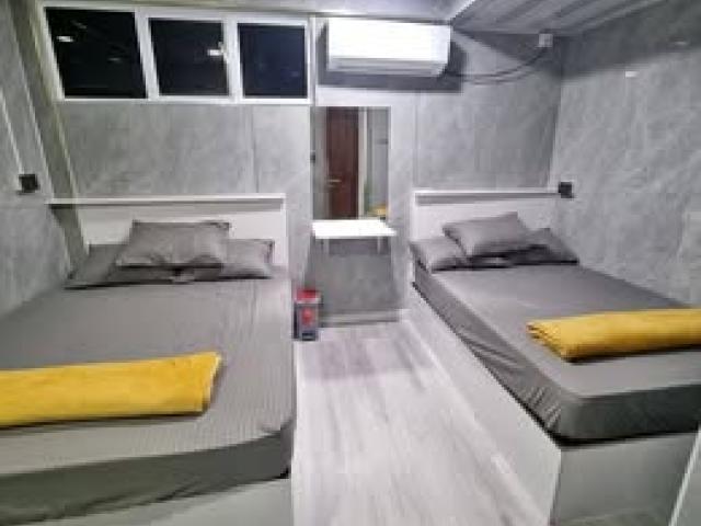 One room (4 to 5 person)