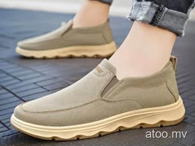 Casual sneakers/Size 42