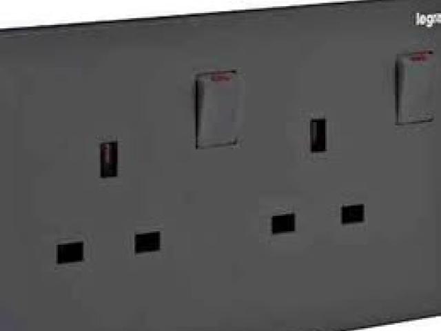 Multi Socket Switch 2G Mat Black