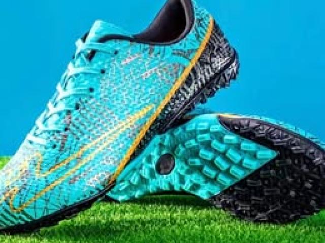 Futsal training shoes size EU 41/UK