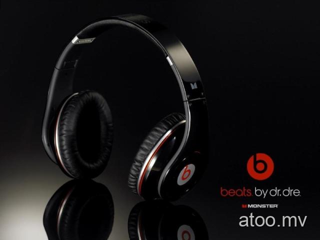 Monster Beats by Dr Dre Studio Edition Headphones.